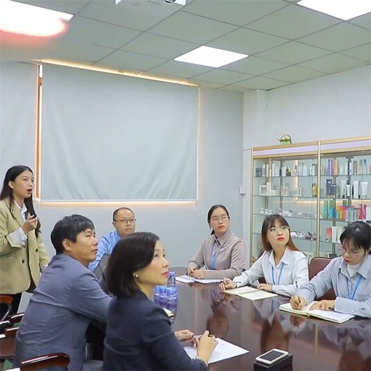 The sales department(001)